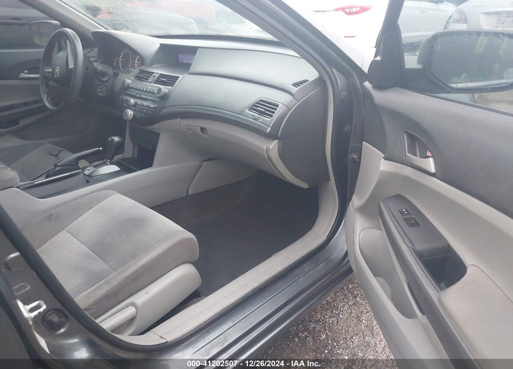 2009 HONDA ACCORD 2.4 LX VIN: 1HGCP26389A200171