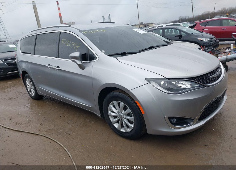 2019 CHRYSLER PACIFICA TOURING L VIN: 2C4RC1BGXKR603528
