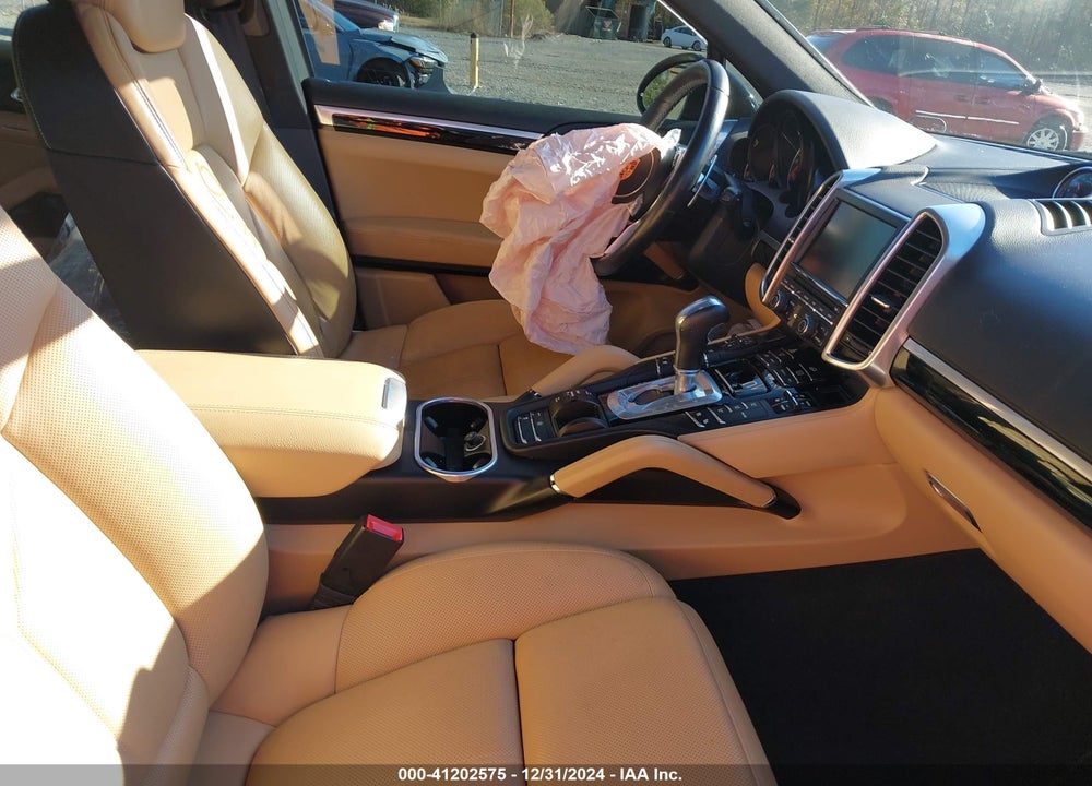 2016 PORSCHE CAYENNE VIN: WP1AA2A23GLA03561