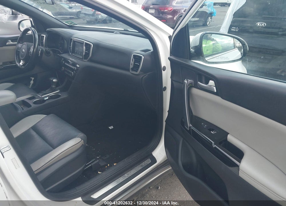 2018 KIA SPORTAGE EX VIN: KNDPNCAC2J7441941
