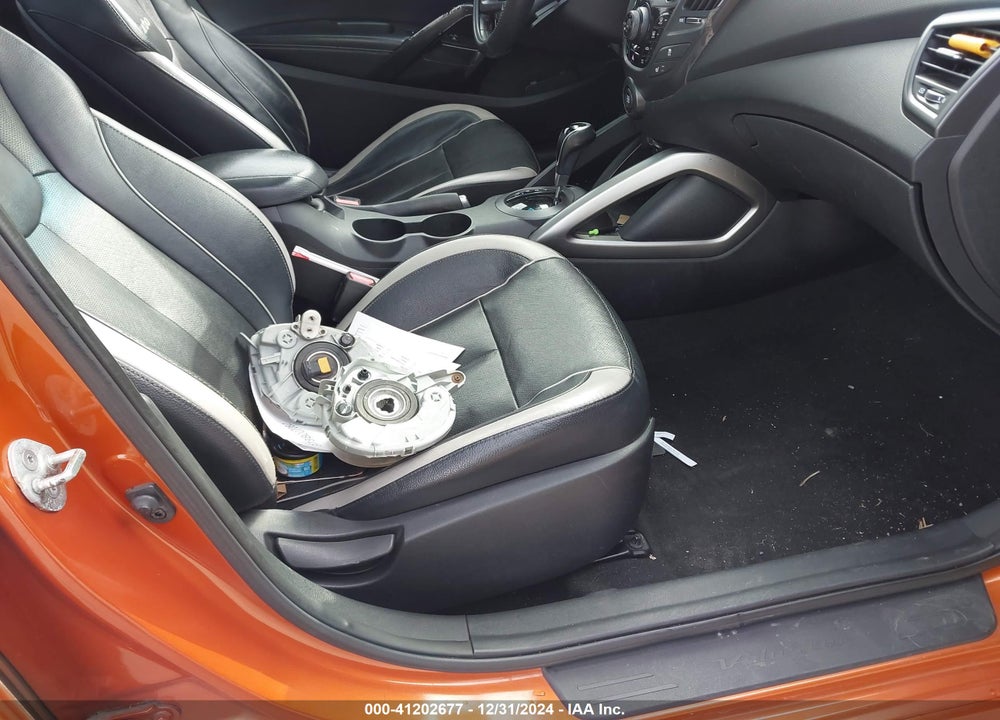 2013 HYUNDAI VELOSTER VIN: KMHTC6AE2DU122905