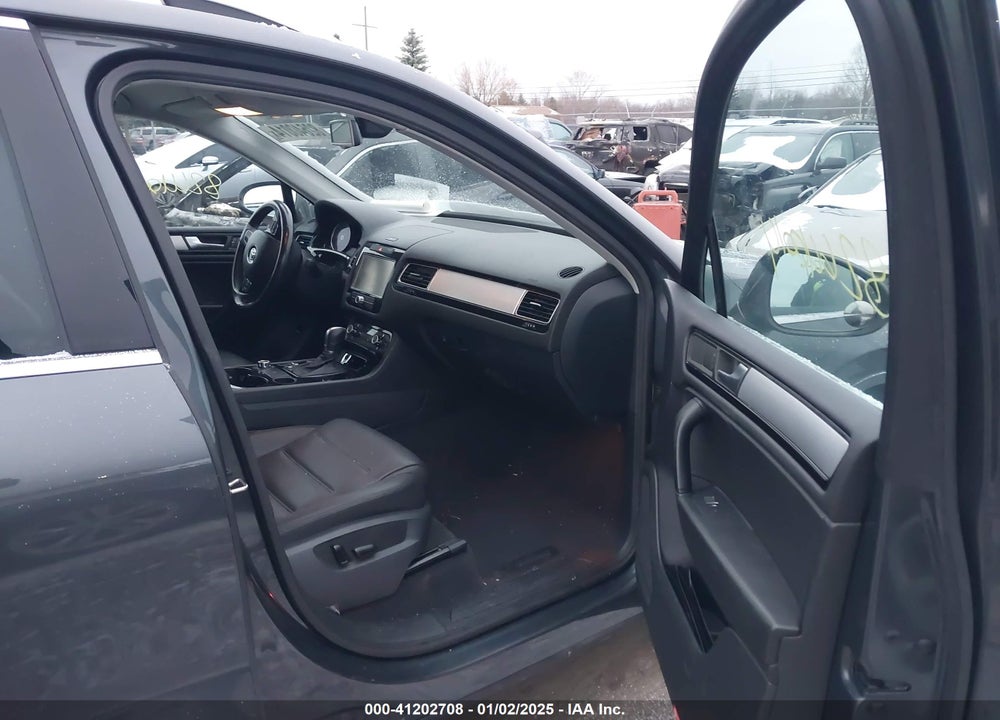 2012 VOLKSWAGEN TOUAREG TDI SPORT VIN: WVGFK9BP2CD000142