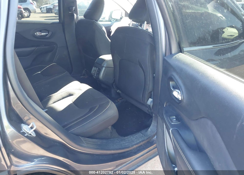 2016 JEEP CHEROKEE LATITUDE VIN: 1C4PJMCB9GW100685