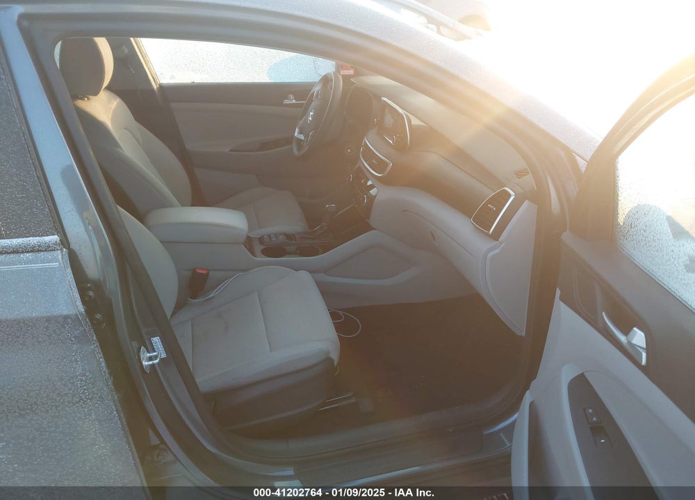 2019 HYUNDAI TUCSON VIN: KM8J2CA40KU039731