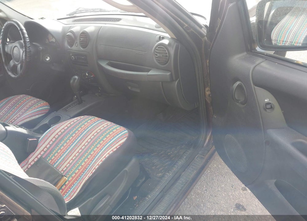 2004 JEEP LIBERTY SPORT VIN: 1J4GL48K74W190430