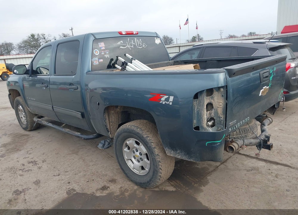 2011 CHEVROLET SILVERADO 1500 LT VIN: 1GCPKSE34BF250218