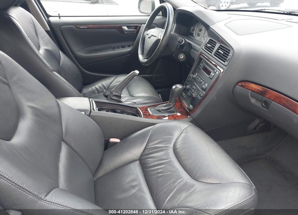 2008 VOLVO S60 2.5T VIN: YV1RH592X82702239