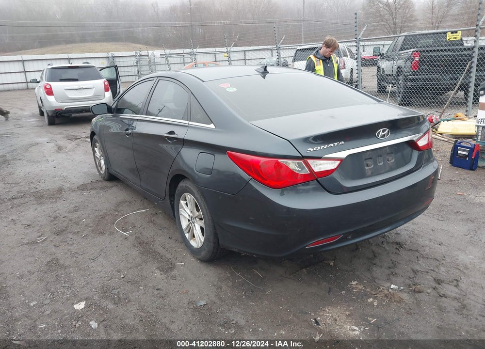 2013 HYUNDAI SONATA GLS VIN: 5NPEB4AC5DH811155