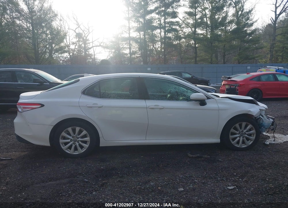 2020 TOYOTA CAMRY LE VIN: 4T1C11AK5LU916794