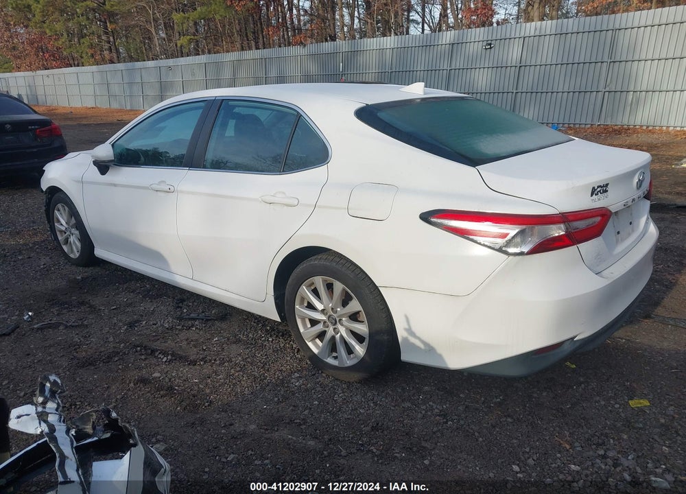 2020 TOYOTA CAMRY LE VIN: 4T1C11AK5LU916794