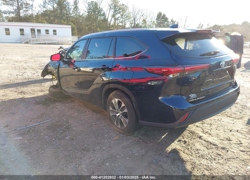 2023 TOYOTA HIGHLANDER XLE VIN: 5TDKDRAH5PS043164