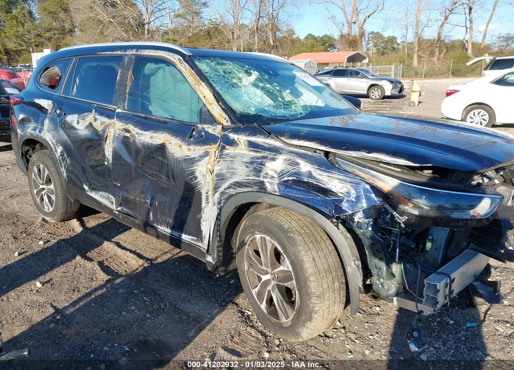 2023 TOYOTA HIGHLANDER XLE VIN: 5TDKDRAH5PS043164