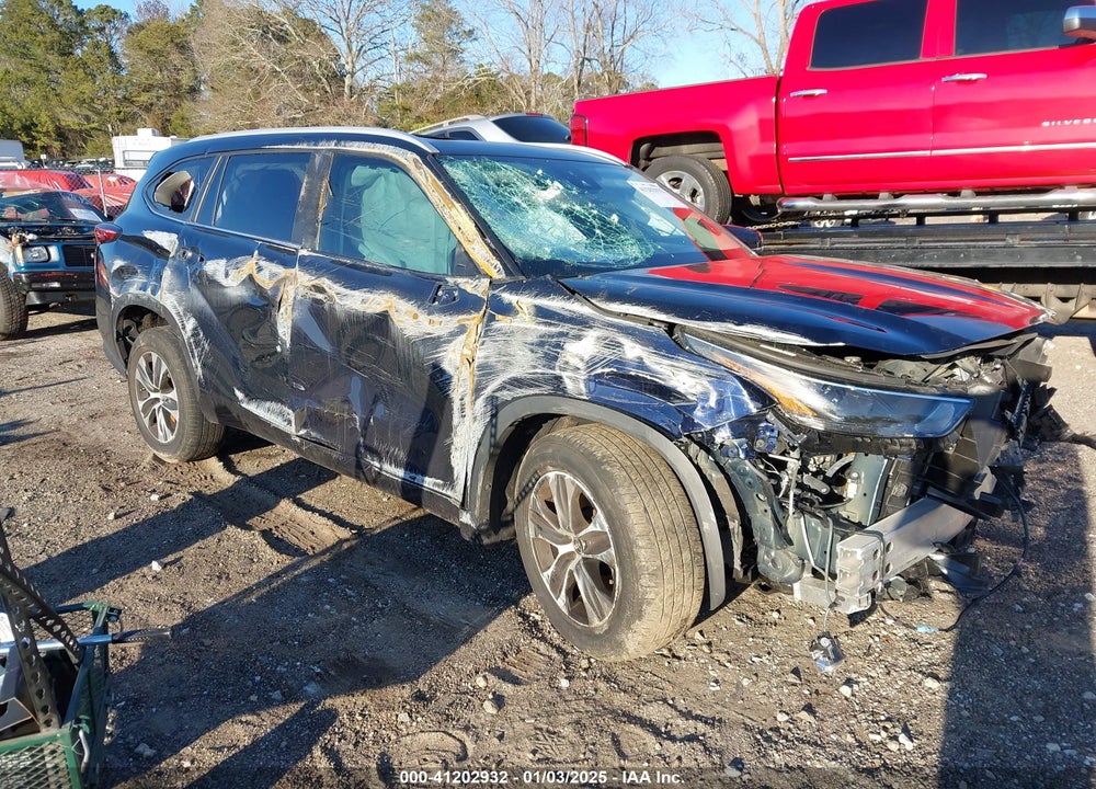 2023 TOYOTA HIGHLANDER XLE VIN: 5TDKDRAH5PS043164