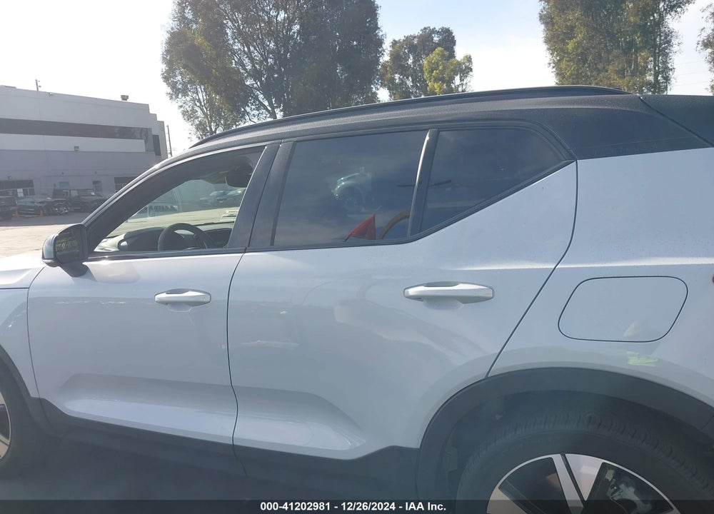 2021 VOLVO XC40 RECHARGE PURE ELECTRIC P8 VIN: YV4ED3UR7M2580522
