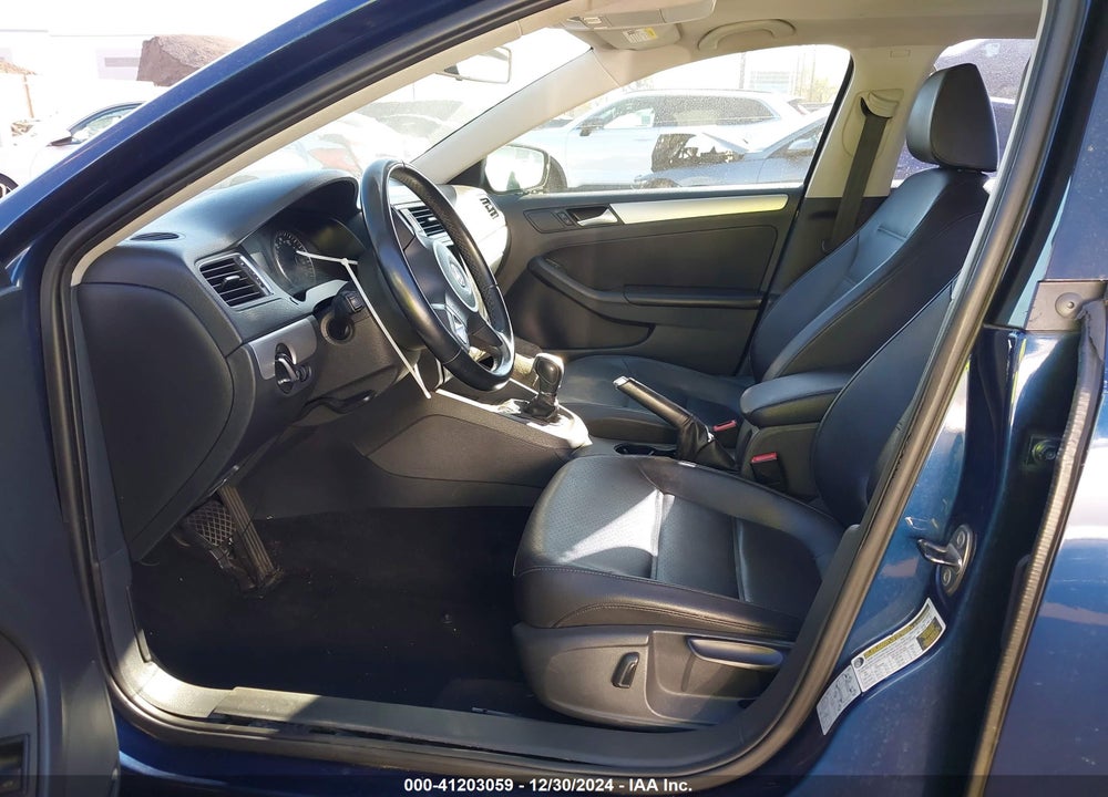 2013 VOLKSWAGEN JETTA 2.5L SE VIN: 3VWDP7AJ5DM286747
