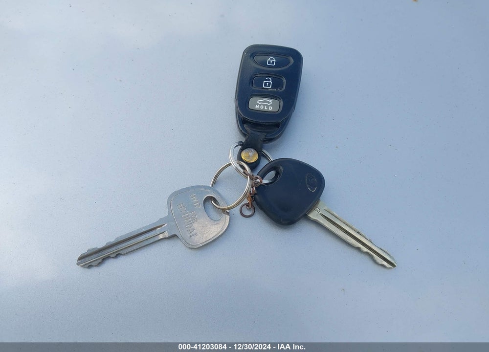 2010 HYUNDAI ELANTRA GLS VIN: KMHDU4AD6AU863499