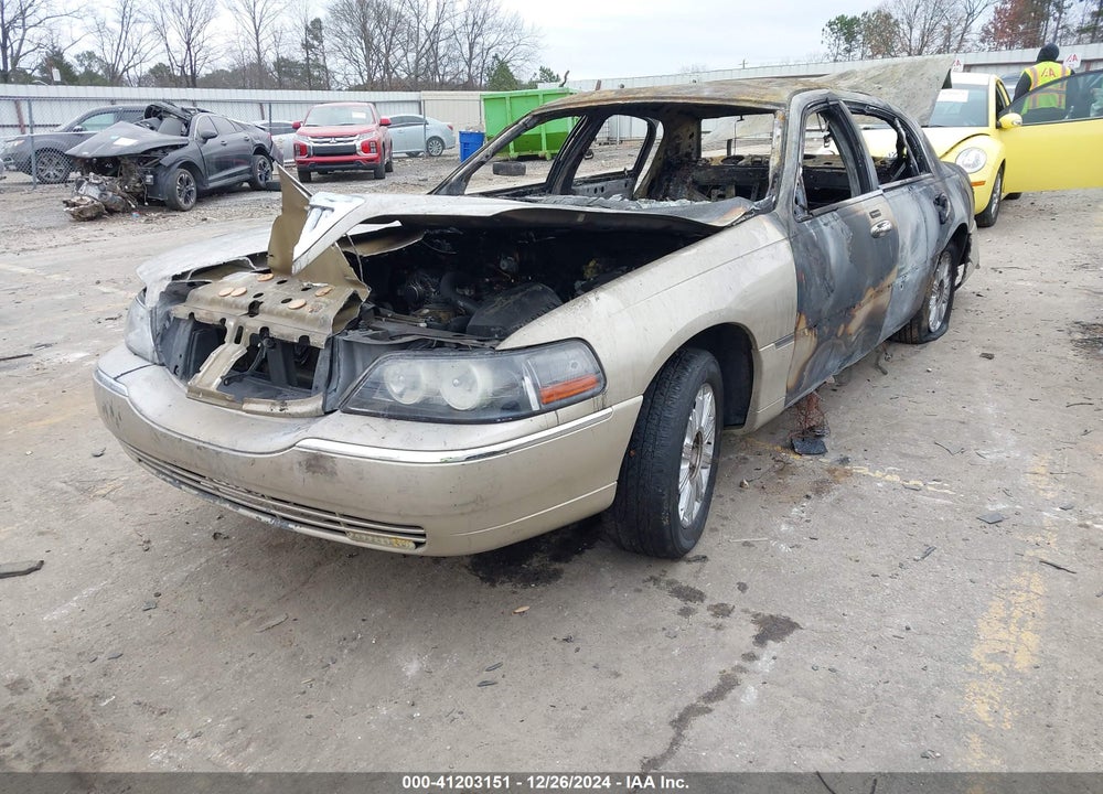 2006 LINCOLN TOWN CAR VIN: 1LNHM82VX6Y619029