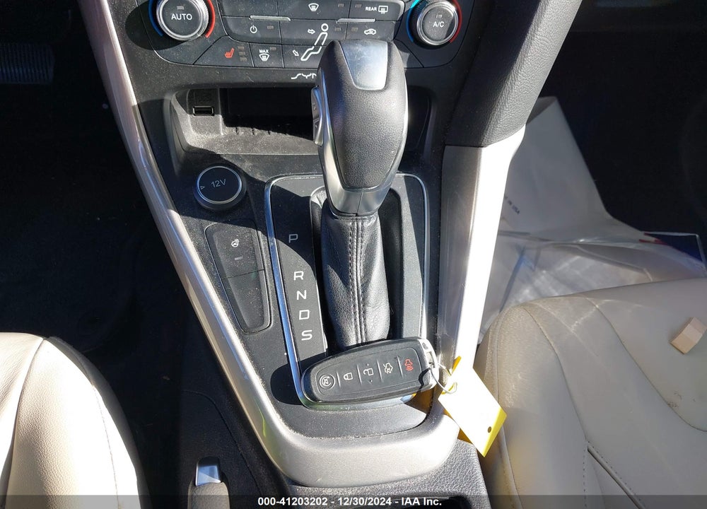 2017 FORD FOCUS TITANIUM VIN: 1FADP3N20HL309881
