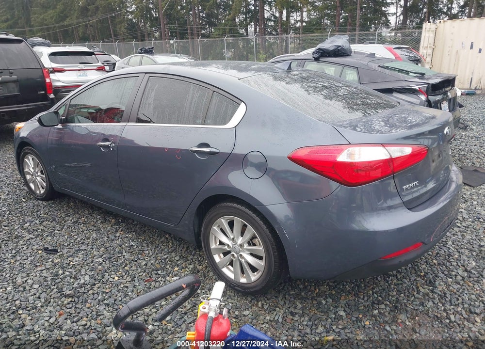 2015 KIA FORTE VIN: KNAFX4A81F5322477