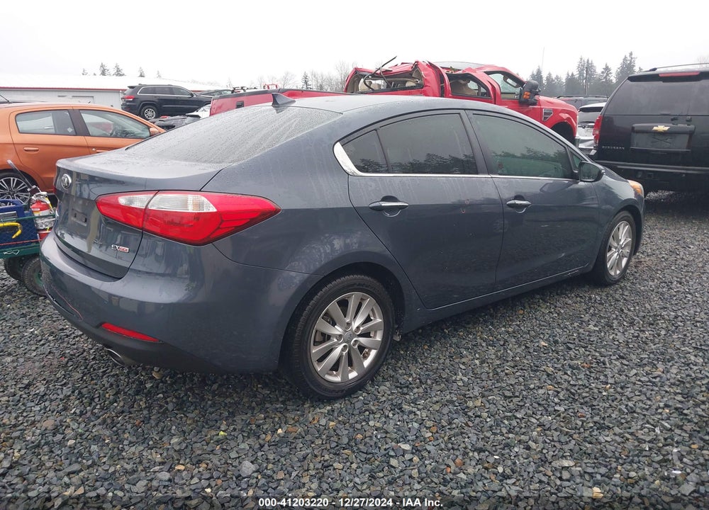 2015 KIA FORTE VIN: KNAFX4A81F5322477