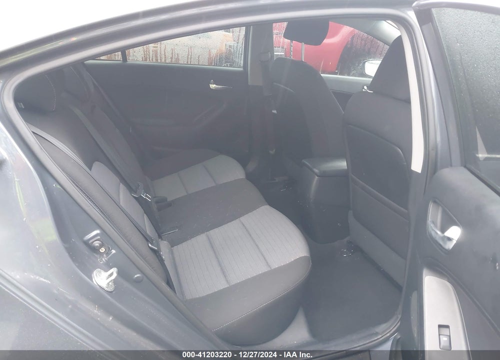 2015 KIA FORTE VIN: KNAFX4A81F5322477