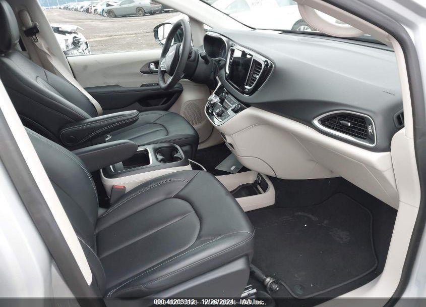 2024 CHRYSLER PACIFICA TOURING L VIN: 2C4RC1BG0RR143533