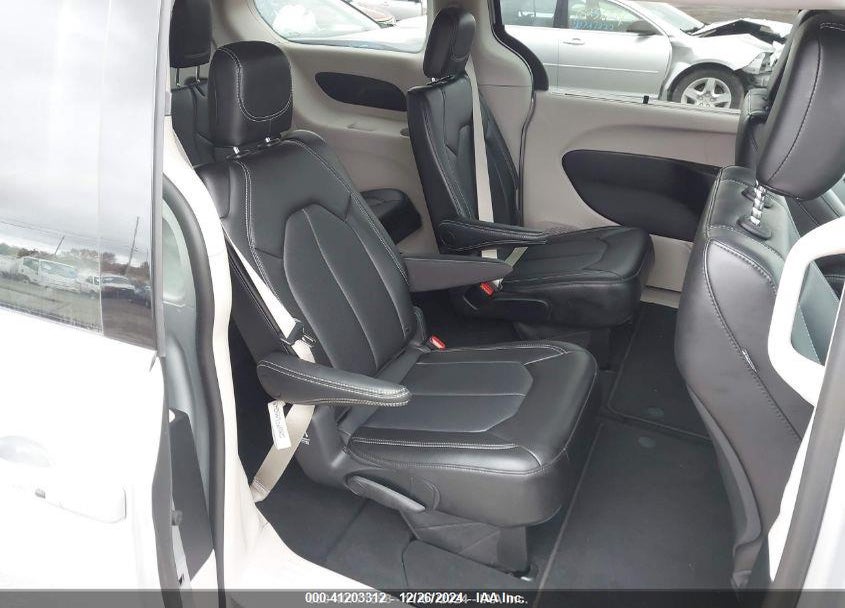 2024 CHRYSLER PACIFICA TOURING L VIN: 2C4RC1BG0RR143533
