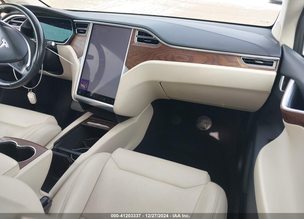 2017 TESLA MODEL X VIN: 5YJXCBE25HF076502