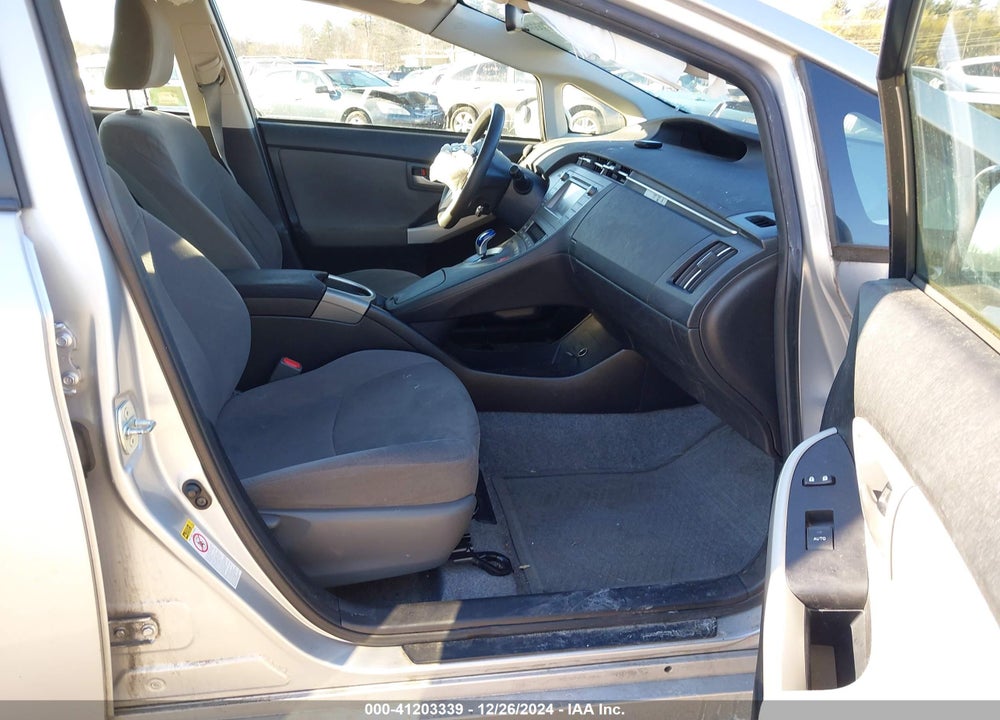 2014 TOYOTA PRIUS TWO VIN: JTDKN3DUXE1821326