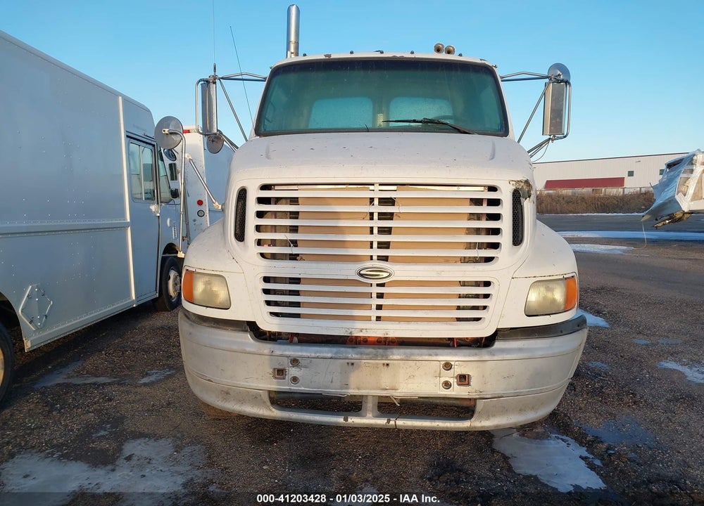 1999 STERLING TRUCK A 9513 VIN: 2FWWJCXA6XAA31844