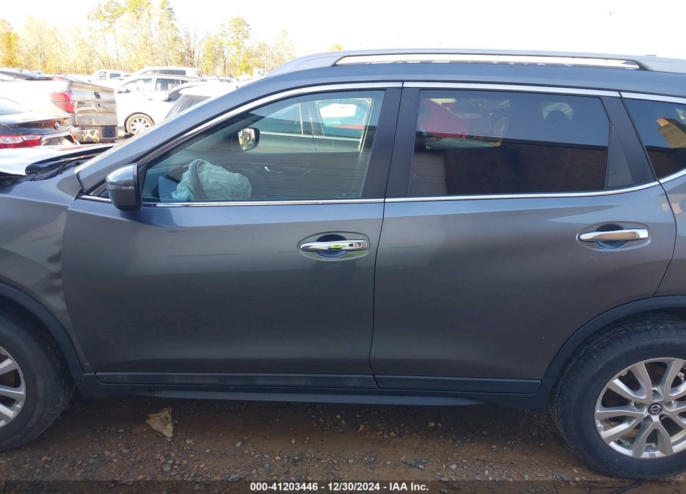 2017 NISSAN ROGUE VIN: 5N1AT2MV7HC856172