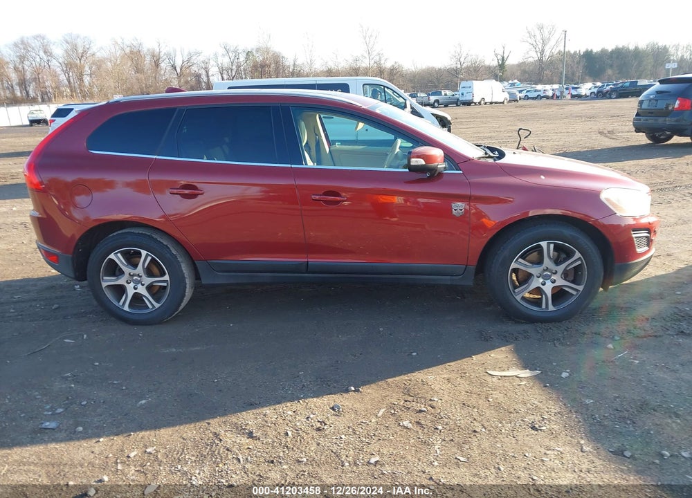 2011 VOLVO XC60 T6/T6 R-DESIGN VIN: YV4902DZ2B2178279