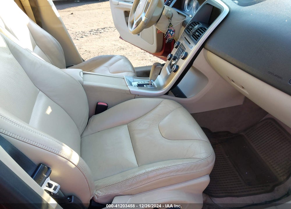 2011 VOLVO XC60 T6/T6 R-DESIGN VIN: YV4902DZ2B2178279