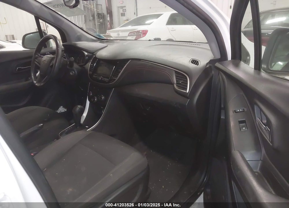 2018 CHEVROLET TRAX LS VIN: KL7CJNSB5JB598773