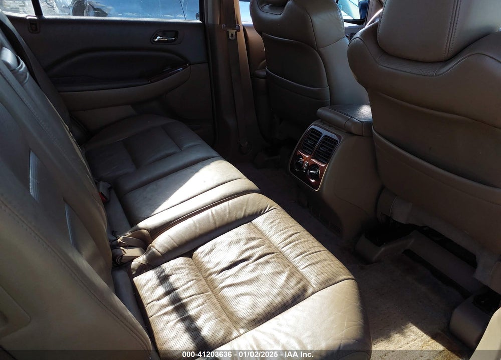 2005 ACURA MDX VIN: 2HNYD18815H515660