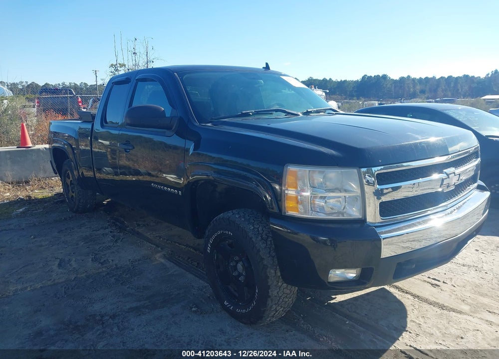 2008 CHEVROLET SILVERADO 1500 LT1 VIN: 1GCEK19J18Z186110