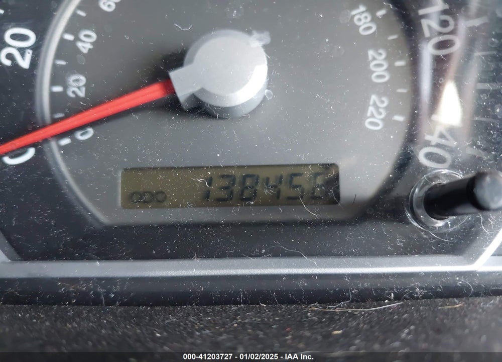 2008 KIA SORENTO LX VIN: KNDJC735585852984