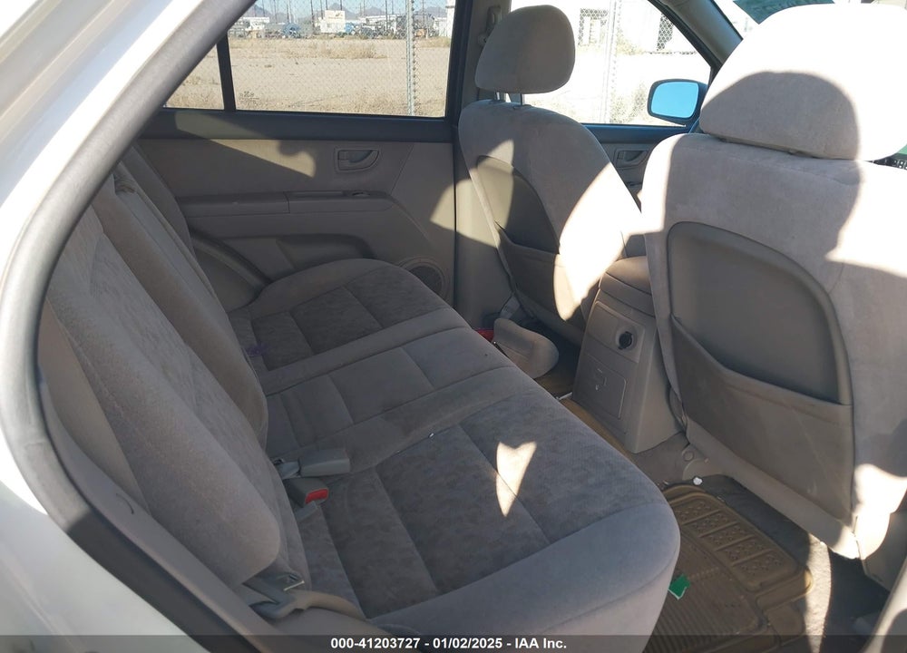2008 KIA SORENTO LX VIN: KNDJC735585852984