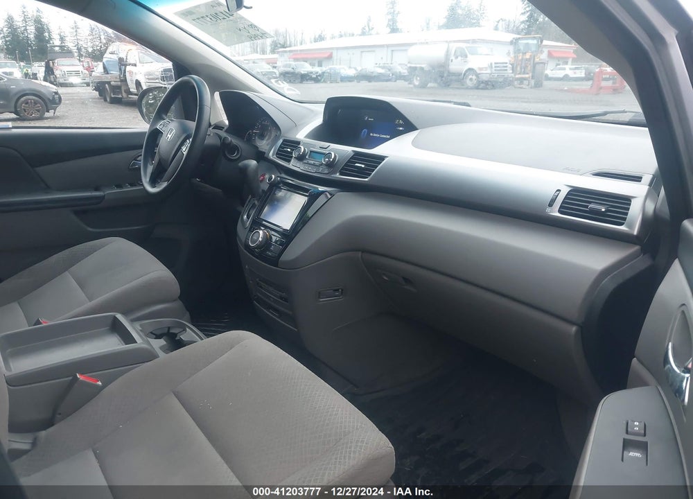 2016 HONDA ODYSSEY SE VIN: 5FNRL5H33GB166101