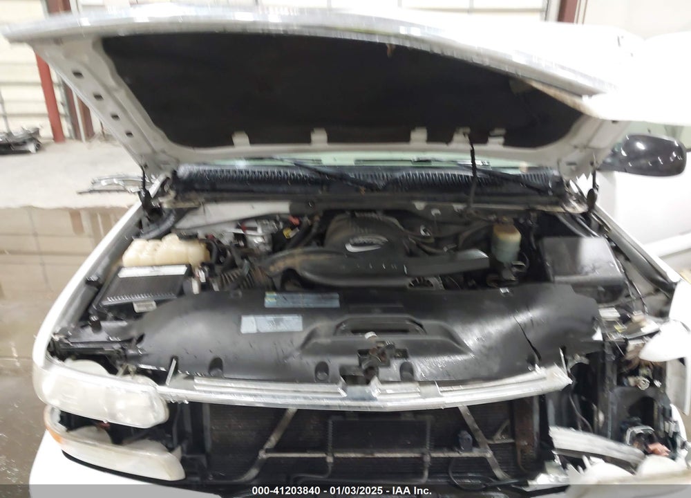 2002 CHEVROLET TAHOE LT VIN: 1GNEK13ZX2R143639