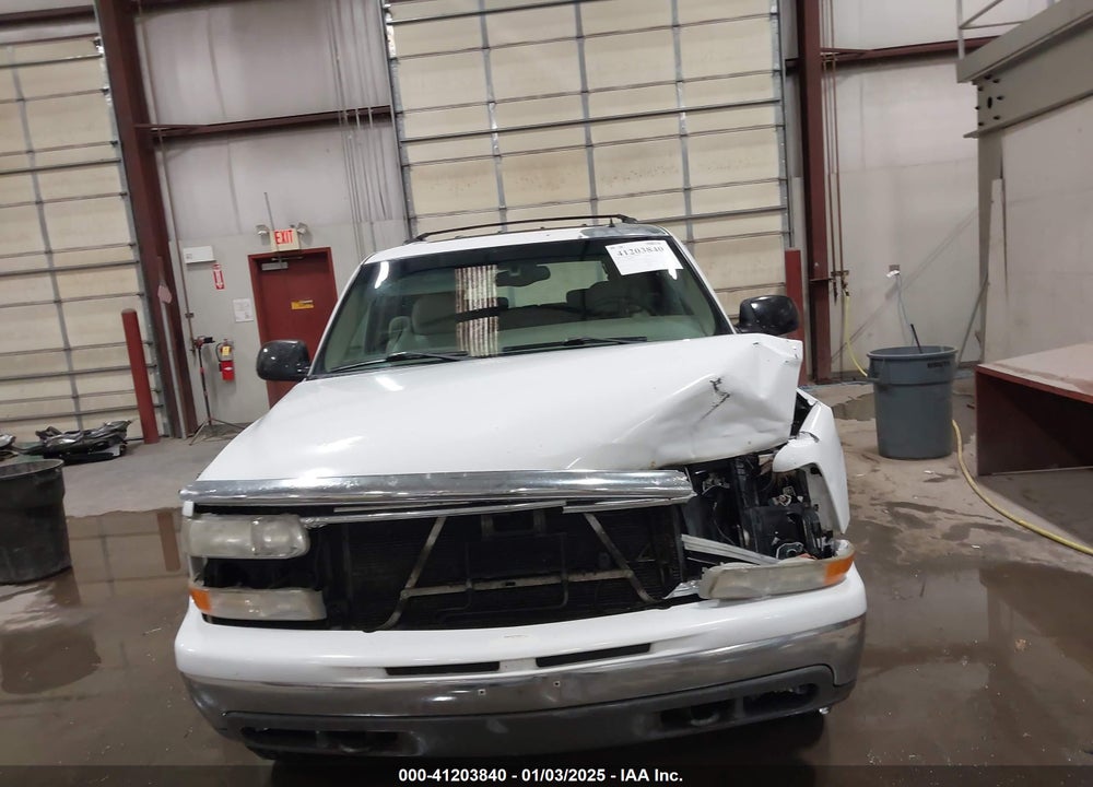2002 CHEVROLET TAHOE LT VIN: 1GNEK13ZX2R143639