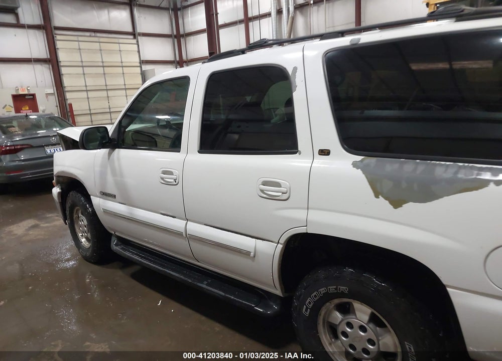 2002 CHEVROLET TAHOE LT VIN: 1GNEK13ZX2R143639