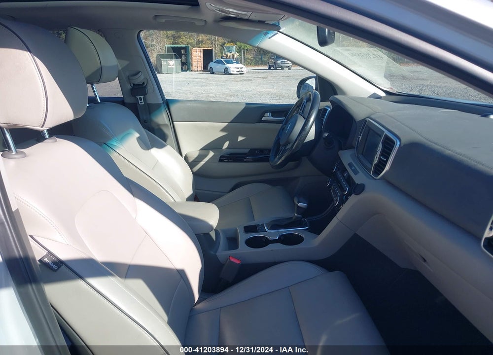 2018 KIA SPORTAGE EX VIN: KNDPNCAC1J7446824