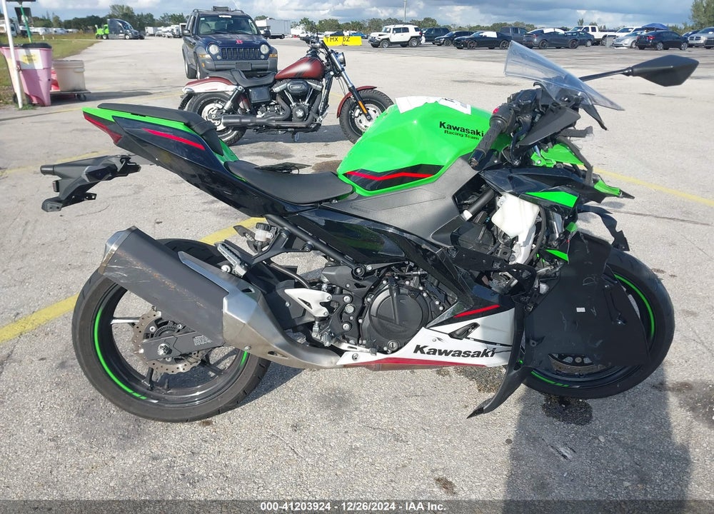 2022 KAWASAKI EX400 VIN: JKAEXKG19NDAG5014