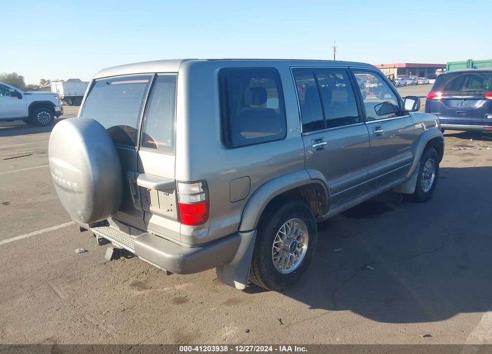 2001 ISUZU TROOPER LIMITED/LS/S VIN: JACDJ58XX17J10011