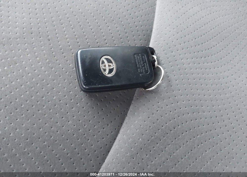 2010 TOYOTA PRIUS III VIN: JTDKN3DU2A0124149