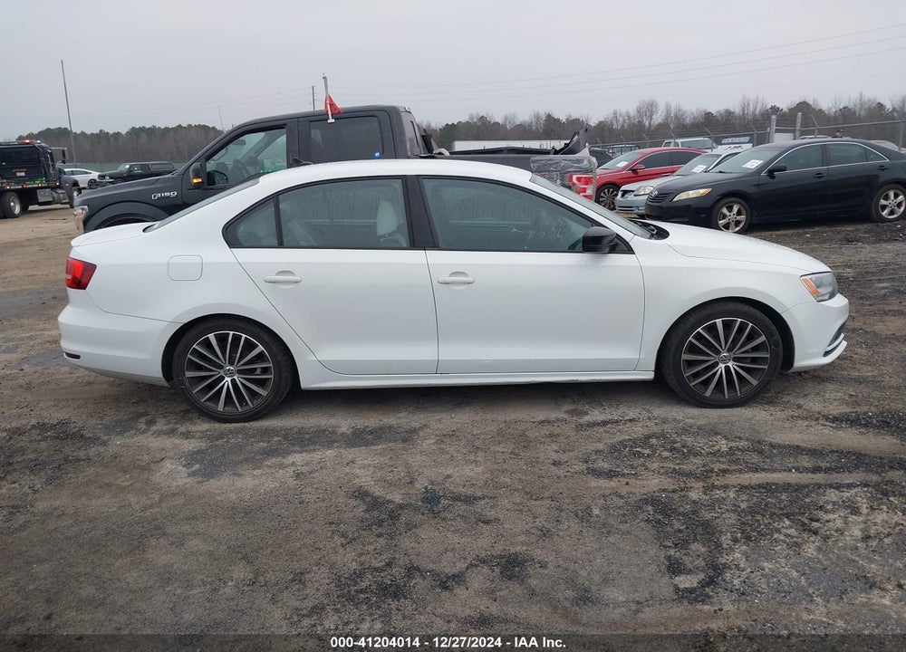 2015 VOLKSWAGEN JETTA 1.8T SPORT VIN: 3VWD17AJ1FM216019