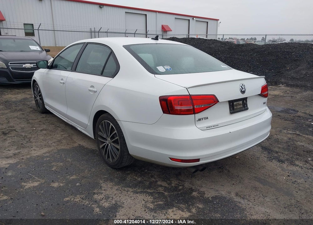 2015 VOLKSWAGEN JETTA 1.8T SPORT VIN: 3VWD17AJ1FM216019