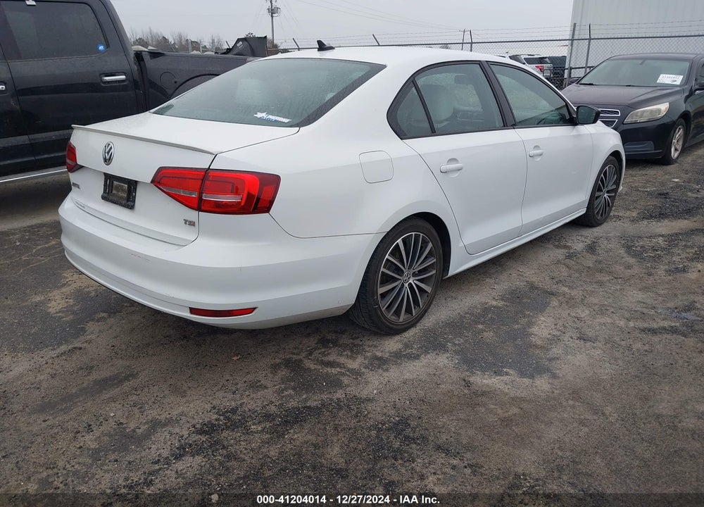 2015 VOLKSWAGEN JETTA 1.8T SPORT VIN: 3VWD17AJ1FM216019
