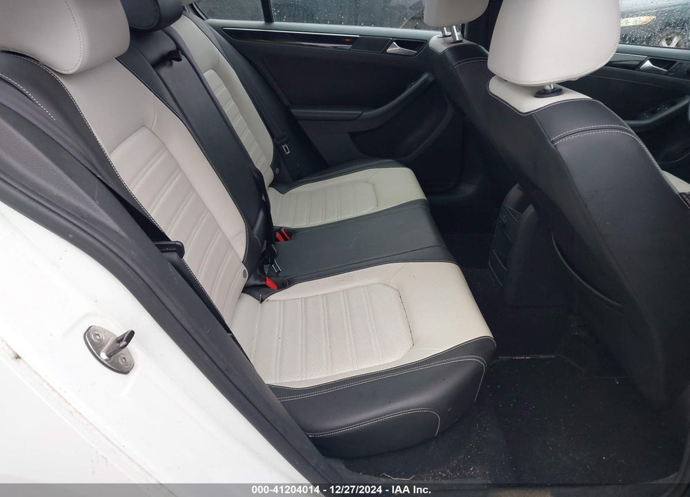 2015 VOLKSWAGEN JETTA 1.8T SPORT VIN: 3VWD17AJ1FM216019